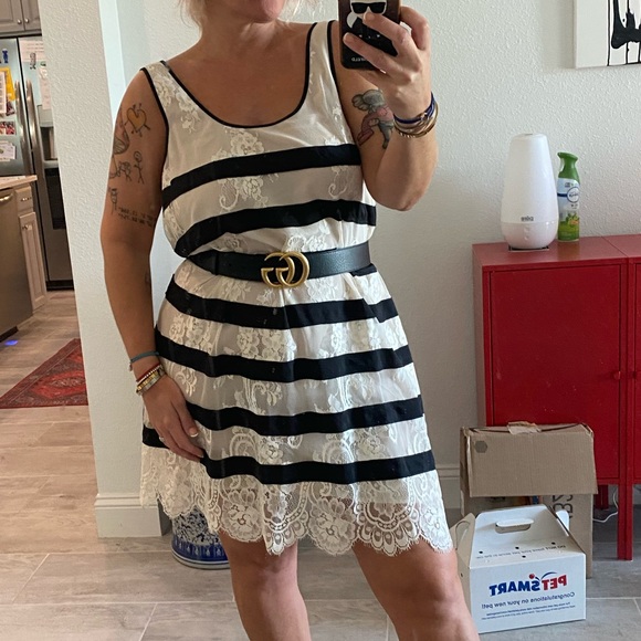 BCBGMaxAzria Lace Dress Striped - Picture 15 of 15